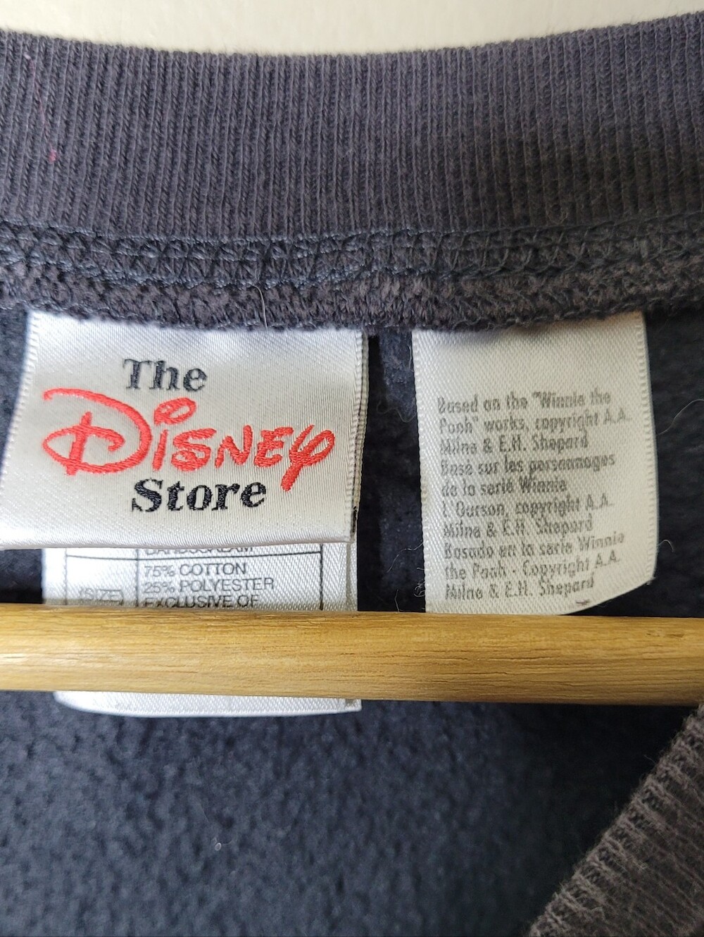 The Disney Store Vintage Tigger Sweatshirt Size XL - Picture 7 of 9